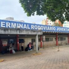 Mulher é presa por roubo no terminal rodoviário de Viçosa