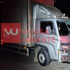 Colisão frontal entre moto e caminhão deixa jovem gravemente ferido em Tocantins