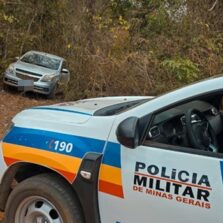 Polícia Militar recupera veículo roubado em Oratórios