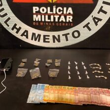 Polícia Militar prende suspeitos com drogas em Viçosa