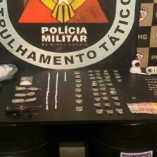 PM estoura ponto de tráfico e apreende grande quantidade de drogas em Viçosa