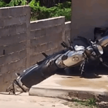 Motociclista perde controle e sofre acidente no bairro Vila Gazola, em Ubá