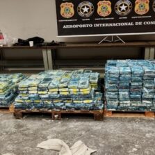 PF e Receita Federal apreendem cerca de 1,2 tonelada de cocaína no Aeroporto de Confins