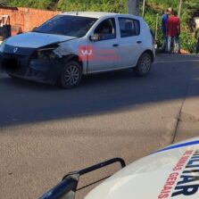 Motorista com sinais de embriaguez causa colisão entre carro e caminhão em Viçosa