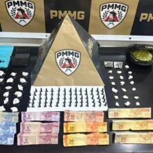 PM apreende drogas e dinheiro durante ação contra o tráfico em Ervália