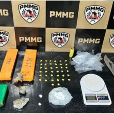 Ponte Nova: Suspeito foge da polícia e abandona grande quantidade de drogas e arma