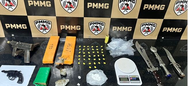 Ponte Nova: Suspeito foge da polícia e abandona grande quantidade de drogas e arma