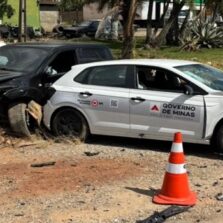 Carro da saúde de Paula Cândido se envolve em acidente na MG-455 em Andradas  