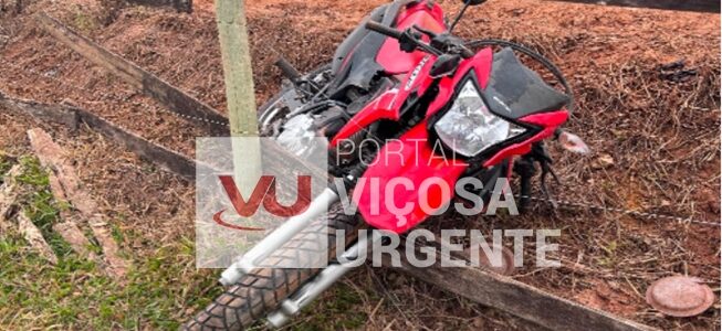 Motociclista fica ferido após sair da pista em Ervália